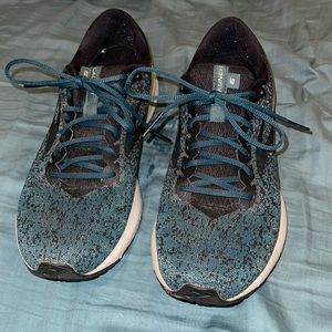 Brooks Launch 6 size 9.5 medium